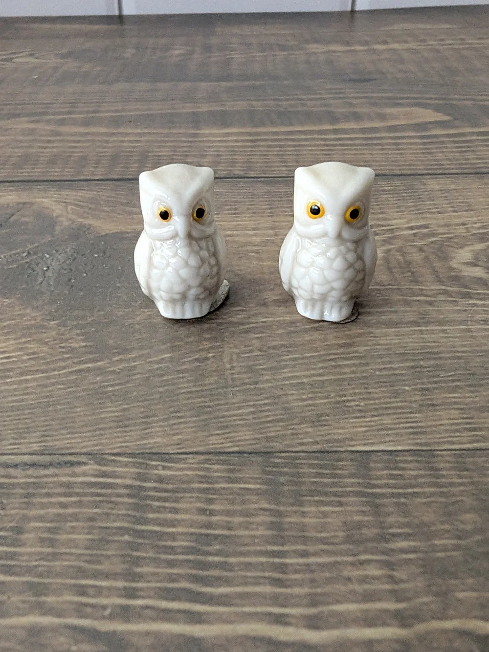 Bug House Miniature White Owl Figurines Vintage (Set of 2)